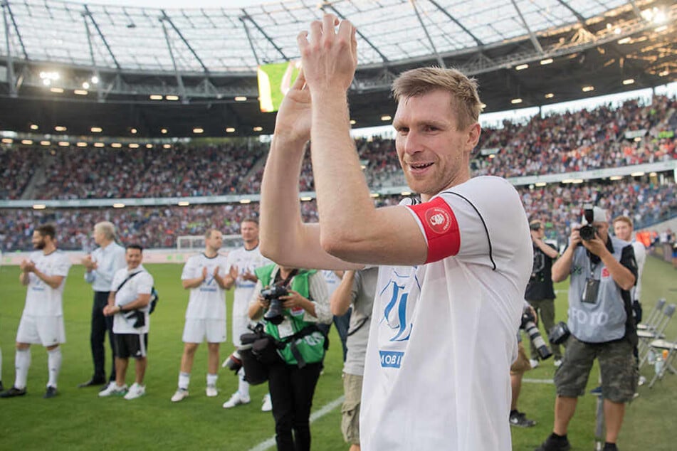 Per Mertesacker wurde bei seinem Abschiedsspiel gefeiert.