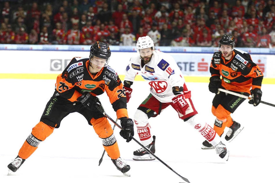 Dominik Grafenthin (l.) trägt jetzt Schwarz und Orange. Seine Grazer flogen im Halbfinale erst gegen den späteren Meister Klagenfurt raus.