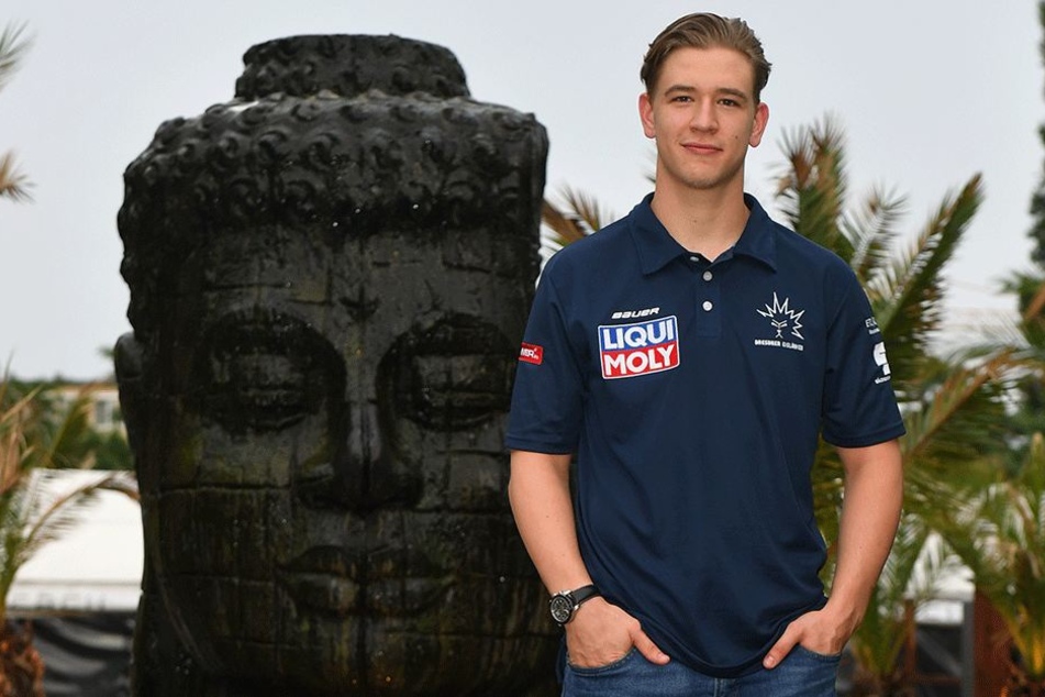 Die asiatische Deko passt zu Timo Walther. Der Sohn von Diplomaten wurde in Bangkok geboren und spielte sogar für einen chinesischen Verein. Über Dresden will er in die DEL „aufsteigen“.