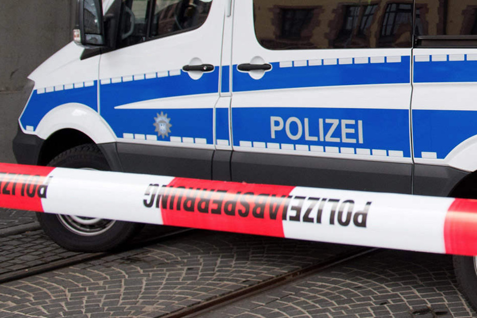 Als Beamte und Rettungskräfte eintrafen, war der Mann bereits tot. (Symbolbild).