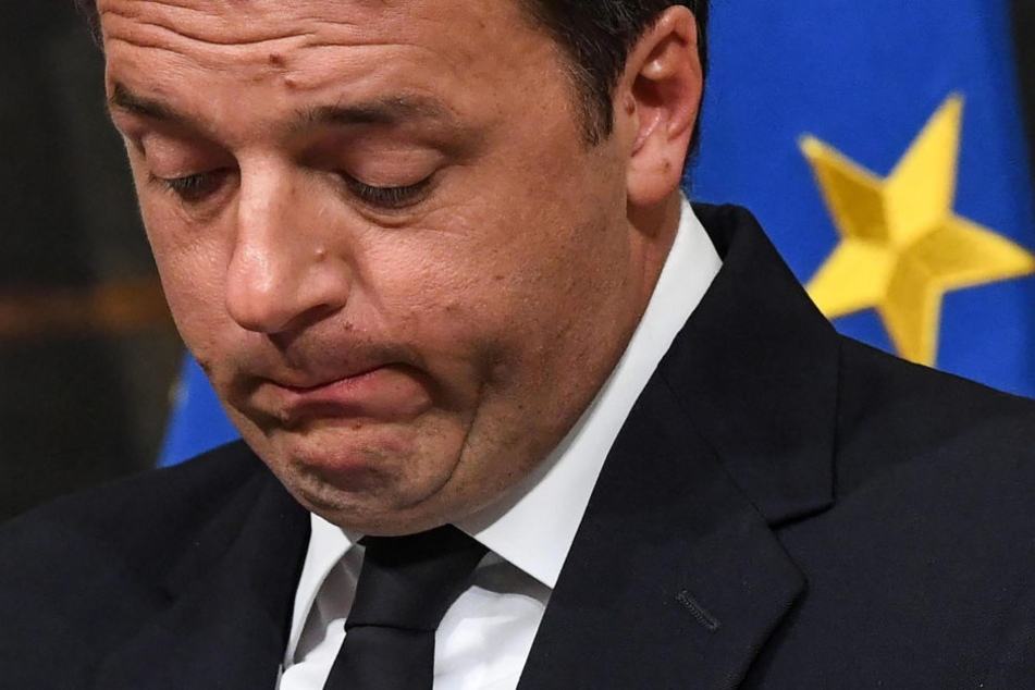 Renzi niedergeschlagen nach dem Scheitern beim Volksentscheid.