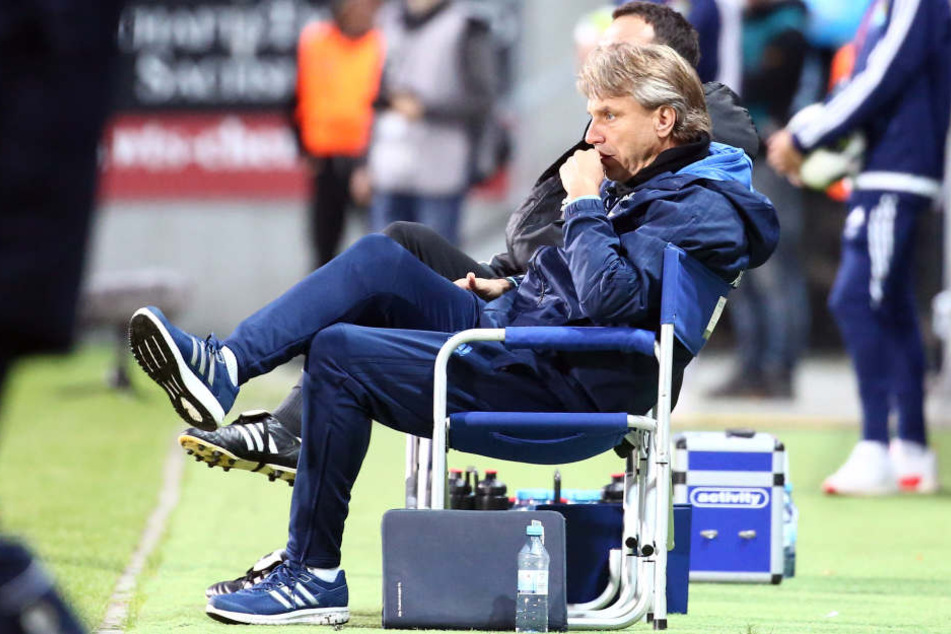 Trainer Horst Steffen war am Ende der Partie gegen Bremen enttäuscht, weil sein Team einen Auswärtssieg verschenkte.