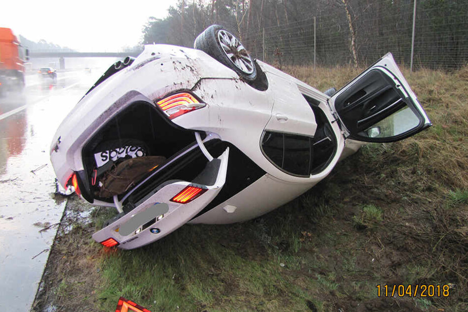 Trotz regennasser Fahrbahn rauschte der 25 Jahre alte Mann aus Polen viel zu schnell über die Autobahn 2.