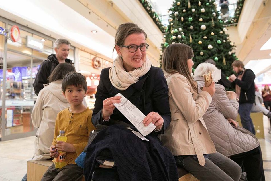 Ortsbeirätin Benita Horst (39) hat günstige Klamotten für die Kinder gekauft.