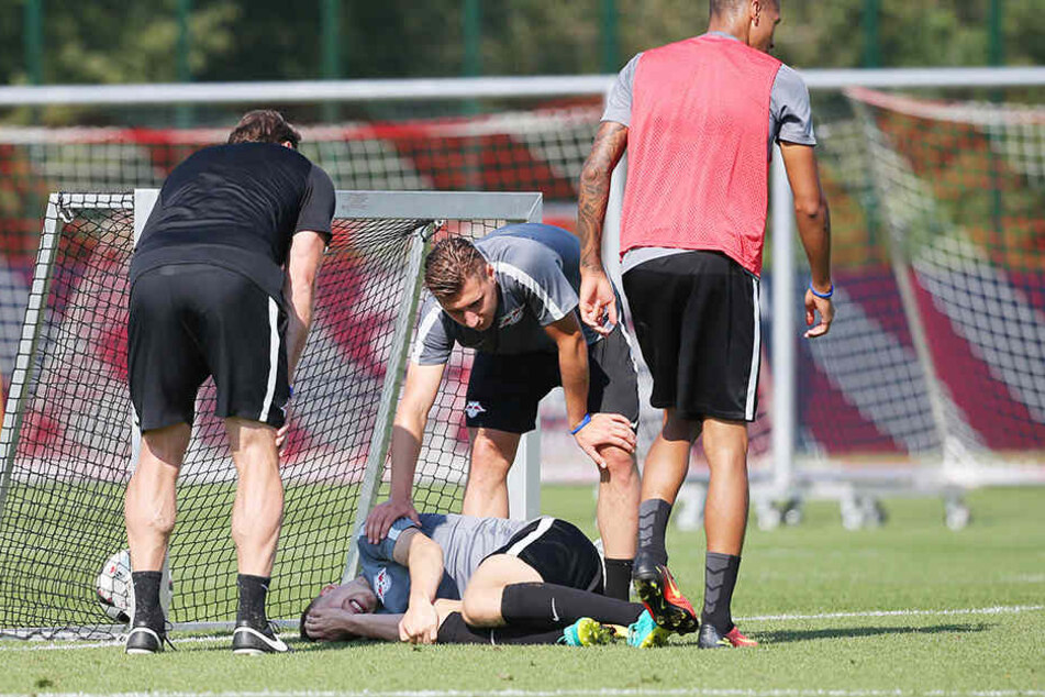 Kreuzbandriss bei Lukas Klostermann. Nun braucht RB einen neuen Rechtsverteidiger.