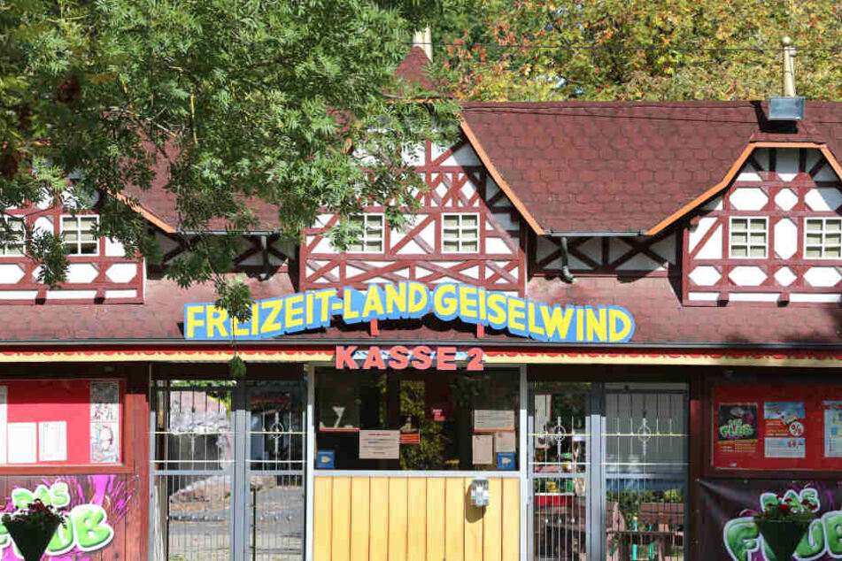 Der Park-Betreiber hatte die ausrangierten Grabsteine bei einem Steinmetz ergattert. (Symbolbid)