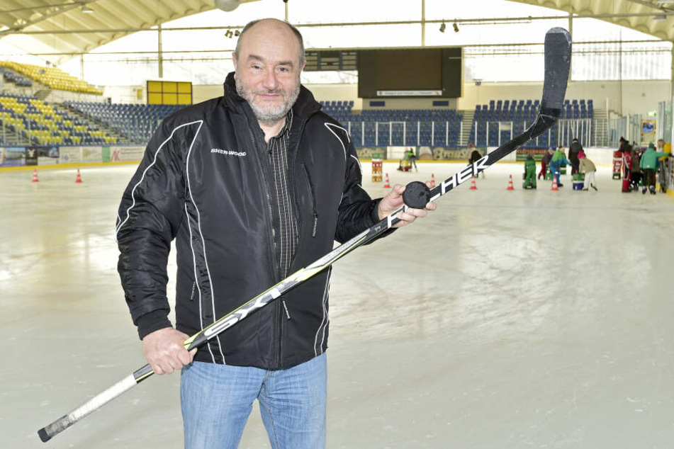 Hans-Jürgen Rutsatz, früher Vorstandschef beim Eishockeyklub ESV Chemnitz 03, fordert die Abberufung von Klaus Siemon als CFC-Insolvenzverwalter.