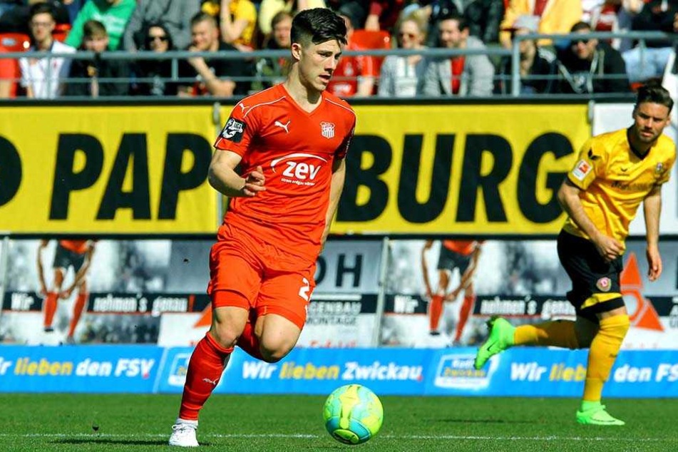 Eigengewächs Julian Hodek hat beim FSV Zwickau einen Zwei-Jahres-Vertrag unterschrieben.