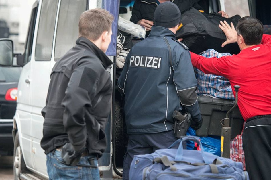 Seit mehr als 20 Jahren gibt es in Bayern die Schleierfahdnung. Berlin lehnt diese ab, was Bayern als Sicherheitslücke kritisiert.