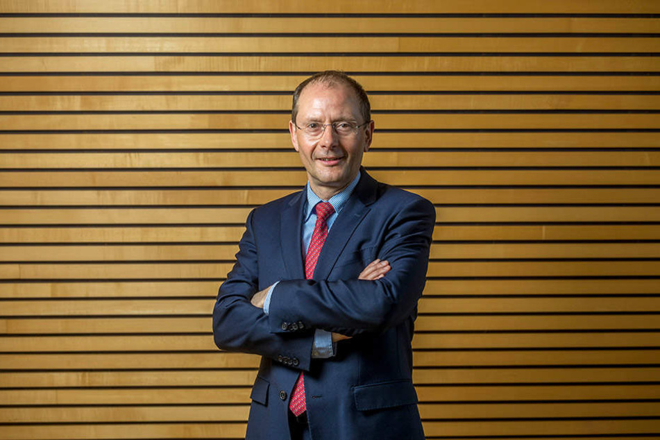 Das Kabinett um Innenminister Markus Ulbig will am Dienstag den Staatsvertrag für ein gemeinsames Zentrum für Telekommunikationsüberwachung absegnen.