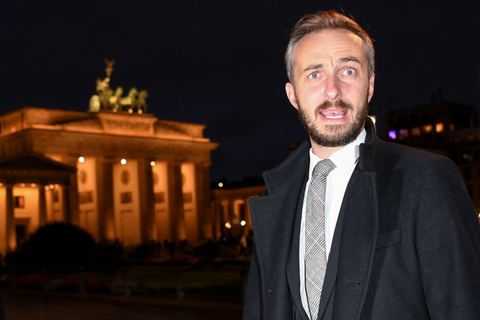Fernsehsatiriker Jan Böhmermann (38) verklagt die Bundeskanzlerin.