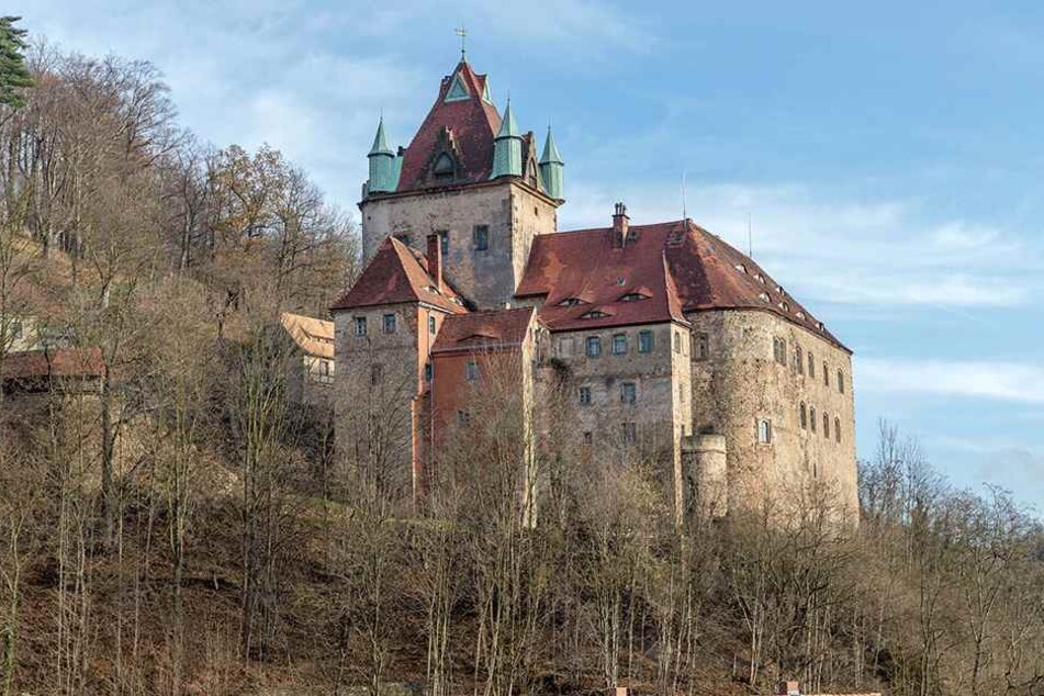 Thront magisch auf einem Felsen 380 Meter über dem Flusstal der Seidewitz: Wird auf Schloss Kuckuckstein bald wieder gezaubert?
