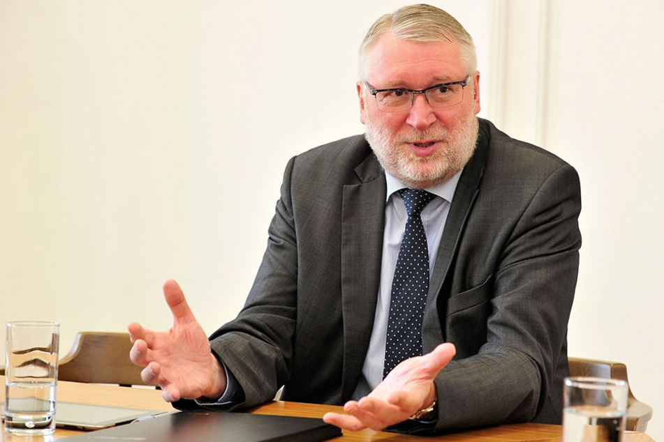 Landrat Matthias Damm (62, CDU) steht in der Kritik.