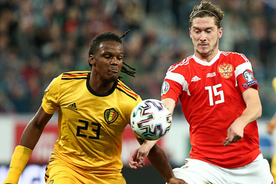 Hertha-Profi Dedryck Boyata spielte in der zweiten Halbzeit im falschen Trikot. Die 23 gehört eigentlich Michy Batshuayi.