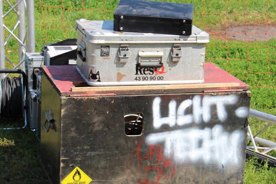 Diverse Lichttechnik, die keinem Besitzer zugeordnet werden kann.