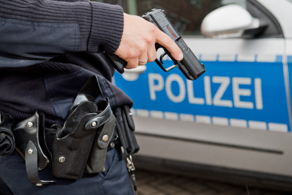 Die Polizei fahndet nach dem unbekannten Täter (Symbolfoto).