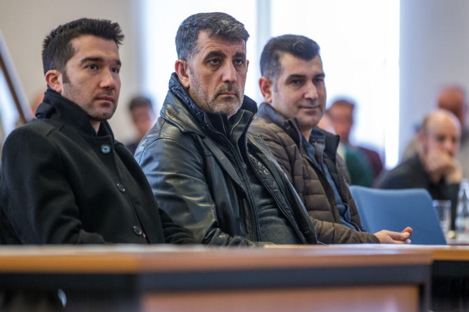 Hinterbliebene und Freunde von Turgut nehmen an der Tagung zum Todestag des NSU-Opfers teil.