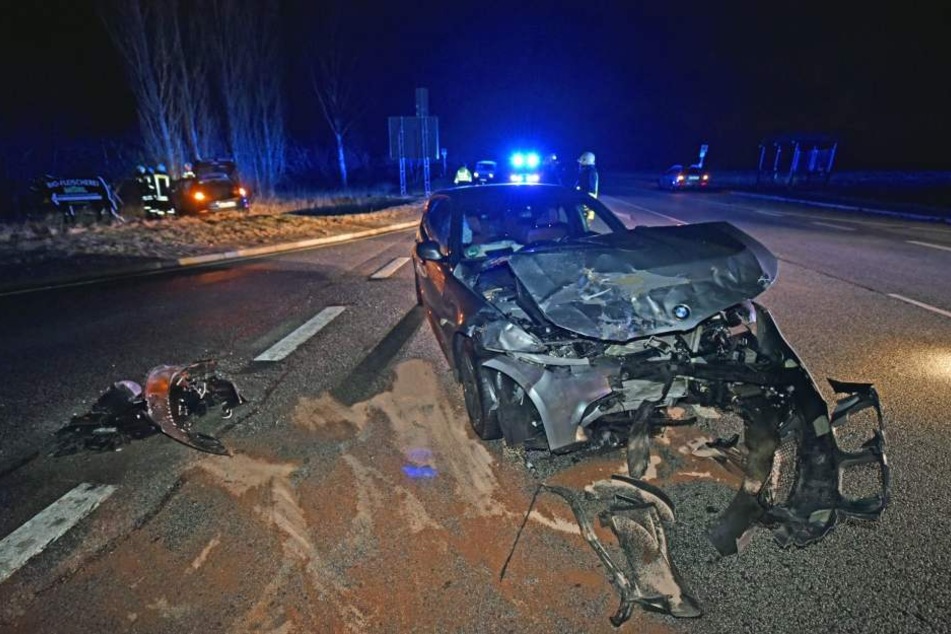 Die BMW-Fahrerin konnte nicht mehr rechtzeitig bremsen und krachte in den VW.