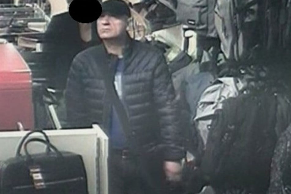 Bild 1 des Verdächtigen: Die Polizei sucht nach einem Räuber aus der Wilmersdorfer Straße.
