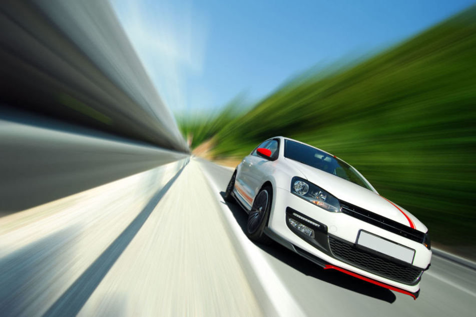 Ein Autofahrer war auf der A72 mit mehr als 200 km/h unterwegs. (Symbolbild)
