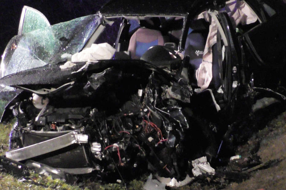 In Bayern ist es auf der Bundesstraße 2 zu einem schweren Verkehrsunfall gekommen.