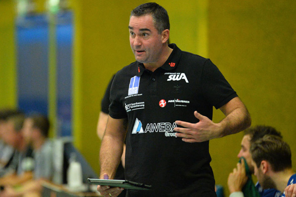 Super Einstand für den neuen EHV-Trainer Stephan Swat.