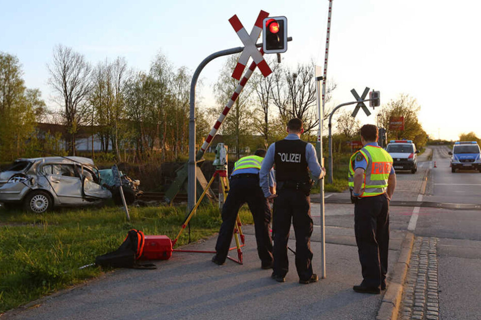 Die Schranke war bereits unten - doch der Autofahrer übersah dies scheinbar.