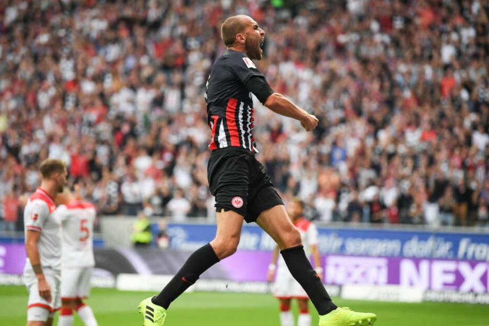 Eintracht-Einstand samt Torerfolg: Bas Dost bejubelt seinen Treffer zum zwischenzeitlichen 1:1.