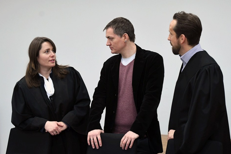 Peer Jürgens (Mi.) wurde wegen Betrugs und Wahlfäschung verurteilt