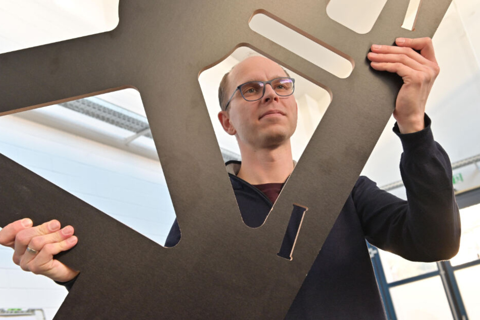 Beschäftigte sich an der Uni mit Holz als Werkstoff - und schaffte durch kompetente Hilfe den Sprung in die Selbstständigkeit: "LiGenium"-Chef Christoph Alt (37).