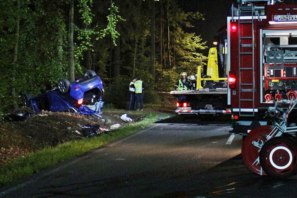 Bei dem Unfall nahe Fichtelberg (Landkreis Bayreuth) sind zwei Menschen ums Leben gekommen.