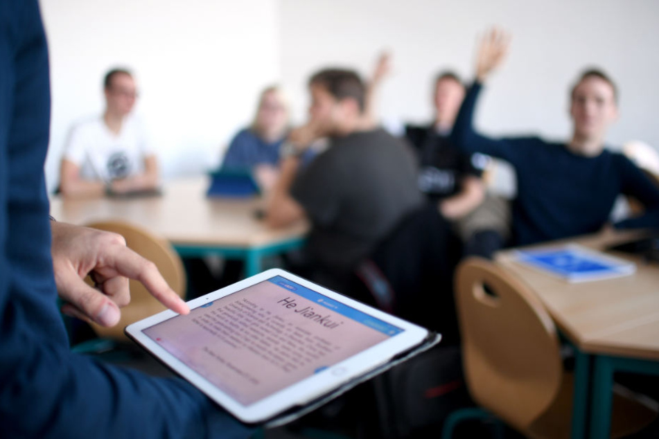 Wegen dem Thema "Digitalisierung an Schulen" soll das Grundgesetz geändert werden. (Symbolbild)