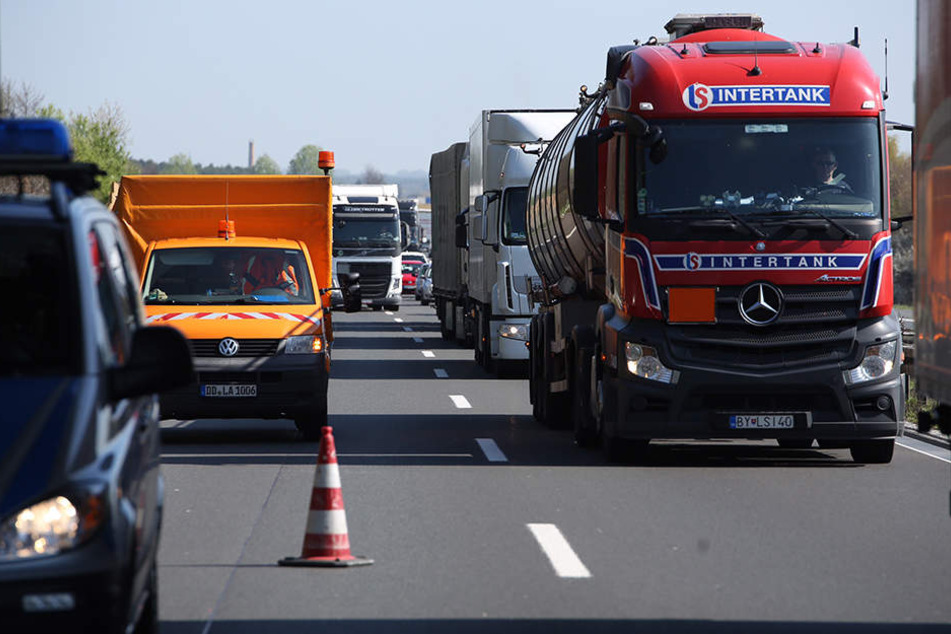 Wegen des Unfalls wurde kam es zu einem kilometerlangen Stau auf der Autobahn.