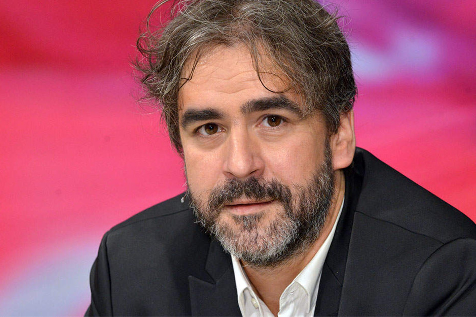 Der Journalist Deniz Yücel sitzt inzwischen schon 300 Tage in Haft.