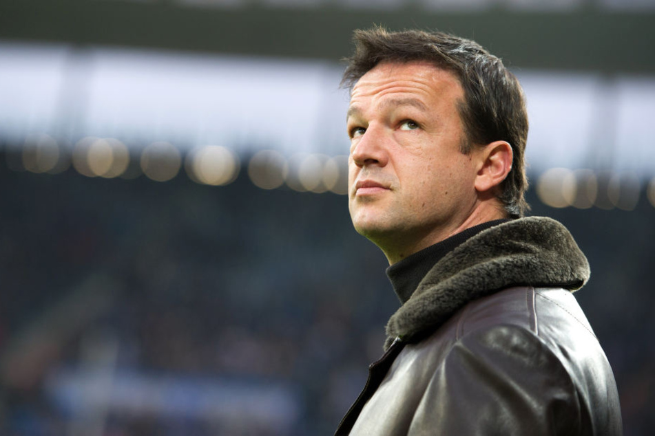 Fredi Bobic weiß: An den Gerüchten um einen Hradecky-Wechsel ist nichts dran.
