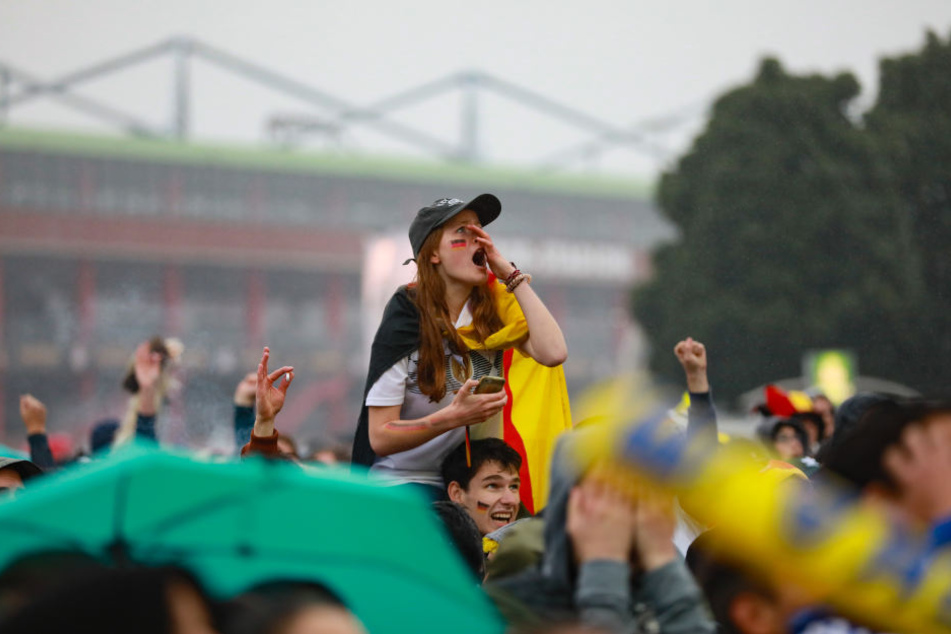 Zum Spiel gegen Schweden kamen deutlich weniger Fans auf das Heiligengeistfeld, als erwartet.