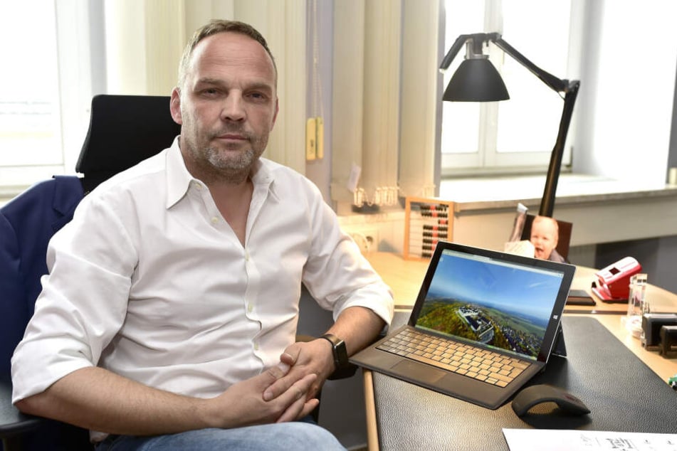 Augustusburgs Bürgermeister Dirk Neubauer (47, SPD) sucht nach Ideen für mehr Mobilität.