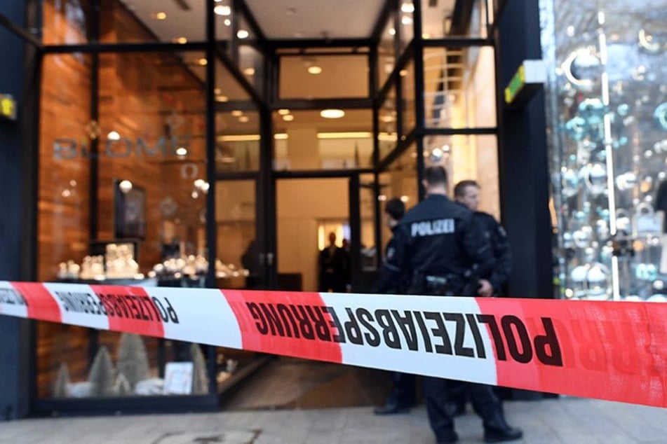 Ein Juwelier am Potsdamer Platz wurde von zwei maskierten Räubern überfallen (Symbolbild).