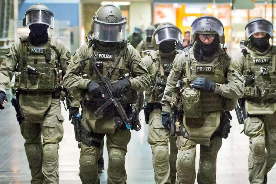 Im Einsatz waren das SEK und GSG 9.