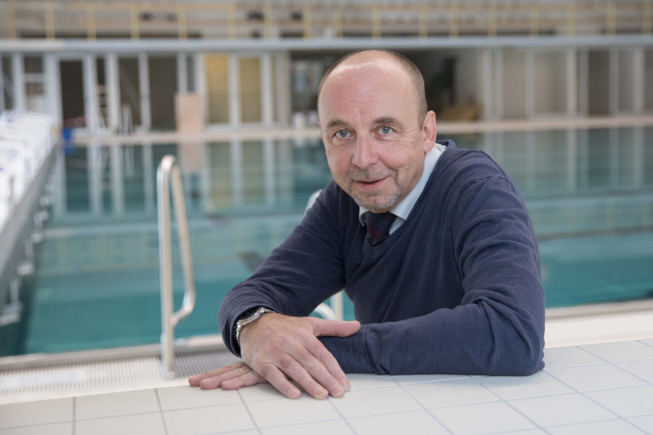 Für Matthias Waurick (54), Chef der Dresdner Bäder GmbH, ist die Sanierung und
der Schwimmhallen-Neubau das größte
Projekt seit Amtsantritt.