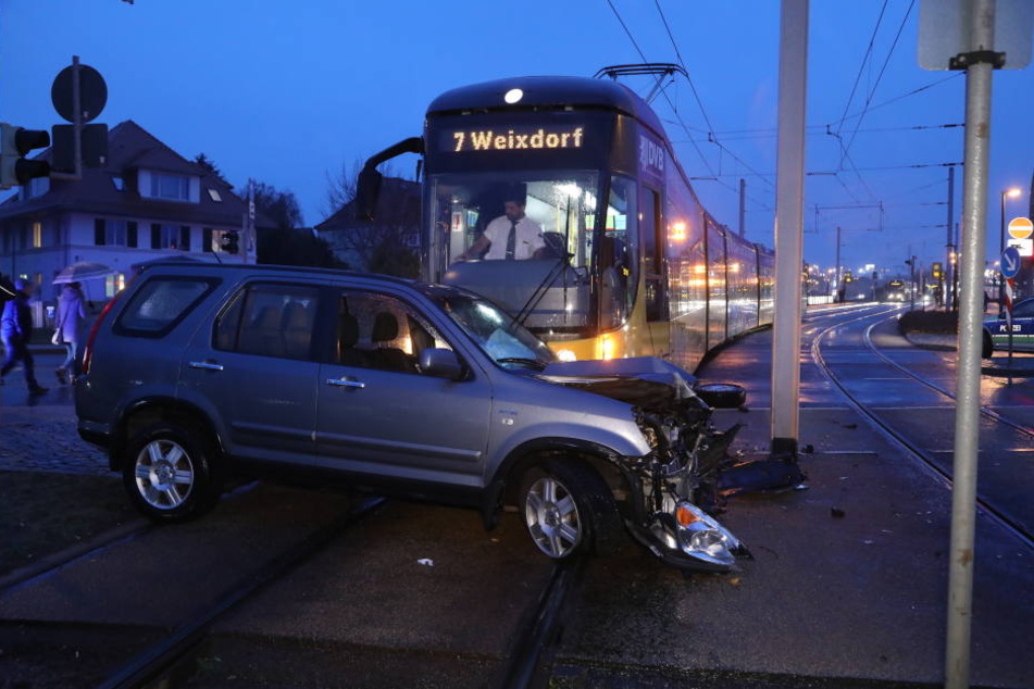 Auf glatter Fahrbahn kam es zum Unfall in Gompitz-.