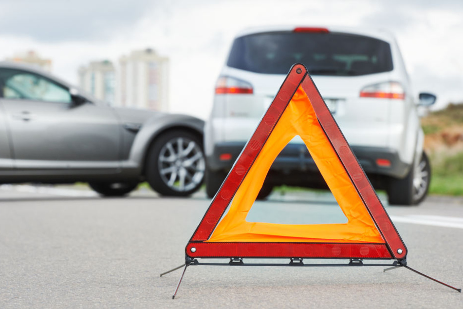 Bei dem Unfall in Aachen wurden mehrere Autos beschädigt (Symbolbild).