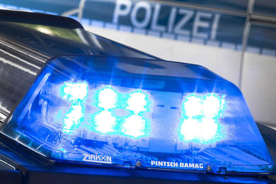 Vier Personen wurden bei dem Unfall teils schwer verletzt. (Symbolbild)