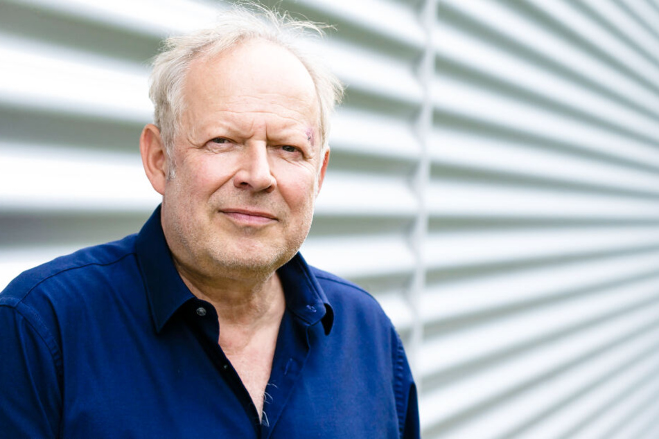 Axel Milberg hat ein Knöllchen bekommen.