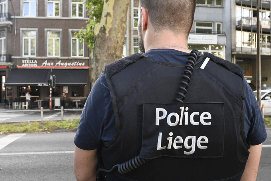 Die Polizisten in Lüttich rechneten nicht damit, dass der Fahrer des Wagens eine Pistole bei sich trug und auf sie schießen würde. (Symbolbild).