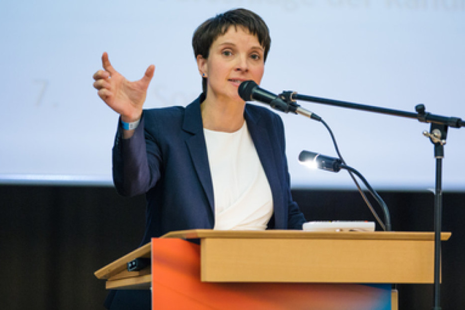 Frauke Petry spricht auf dem Parteitag der Alternative für Deutschland.