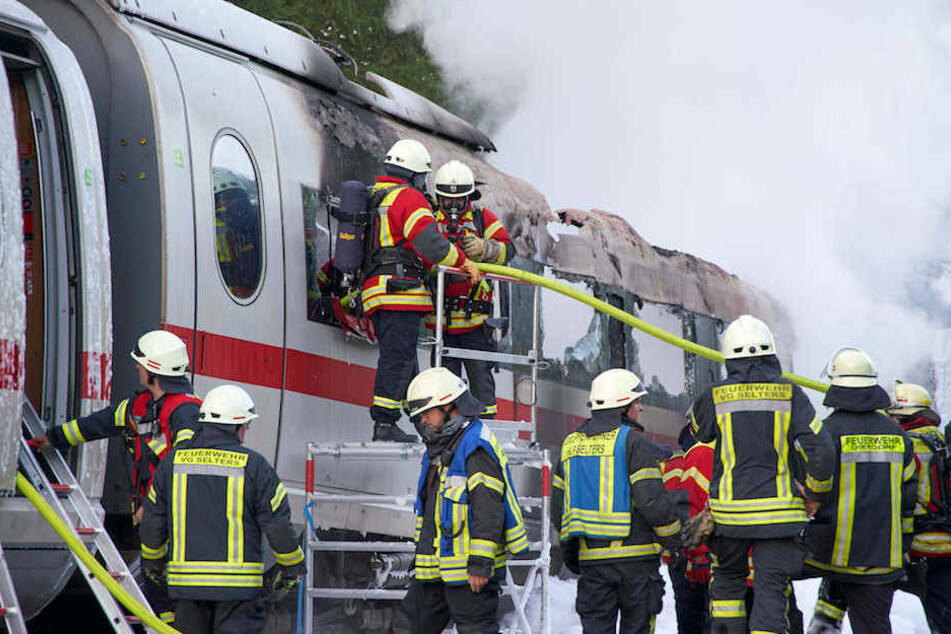 510 Passagiere mussten aus dem ICE evakuiert werden.
