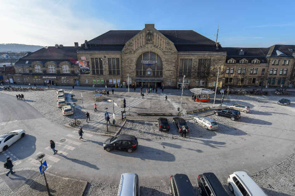 Die kleine dean&david Bude soll den Bahnhofsvorplatz erfrischen.