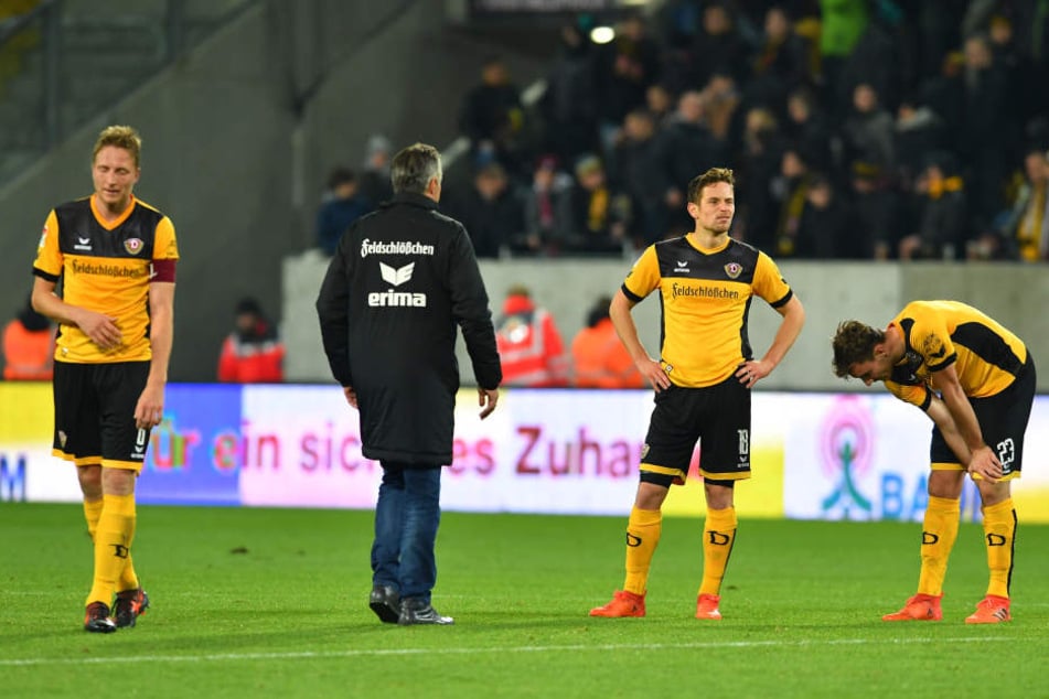 Blankes Entsetzen bei Hartmann, Jannik Müller und Florian Ballas (v.l.).