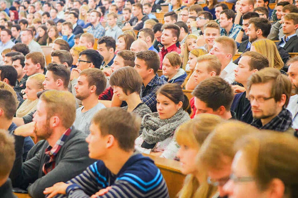 Studenten, die in Bielefeld auf Wohnungssuche sind, müssen viel Geduld mitbringen.